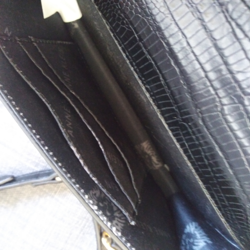 NWT ANNE KLEIN CROSSBODY MINI BAG WALLET ON A CHAIN WITH IPHONE COMPARTMENT - Picture 7 of 13
